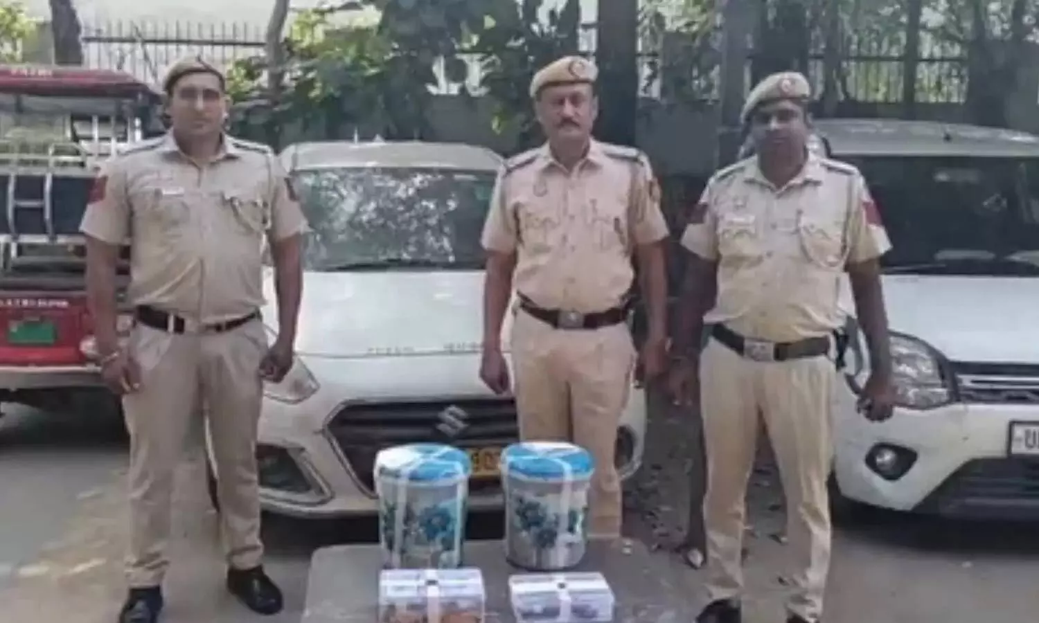 Delhi Police crack Rs 44 lakh daylight robbery, arrest six Delhi Police crack Rs 44 lakh daylight robbery, arrest six