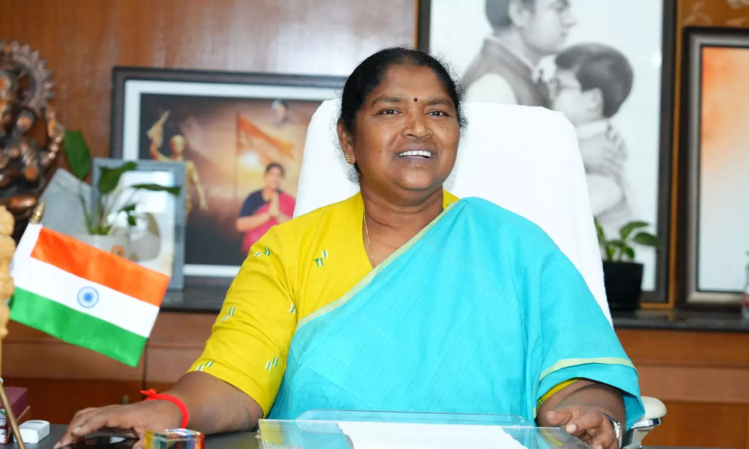 Minister Dhanasari Anasuya ( Seethakka ) Minister Dhanasari Anasuya ( Seethakka )