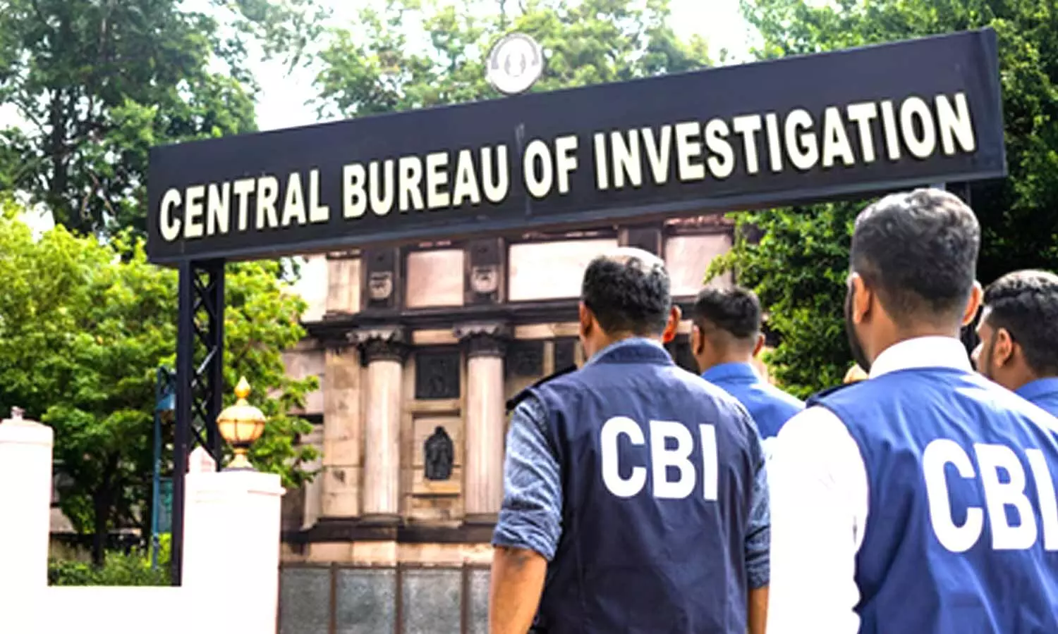 CBI arrests income tax inspector in Mumbai for accepting Rs 15 lakh bribe CBI arrests income tax inspector in Mumbai for accepting Rs 15 lakh bribe
