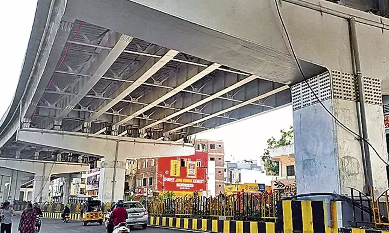 Saidabad steel flyover’s pillars bereft of numbers; residents raise concerns Saidabad steel flyover’s pillars bereft of numbers; residents raise concerns