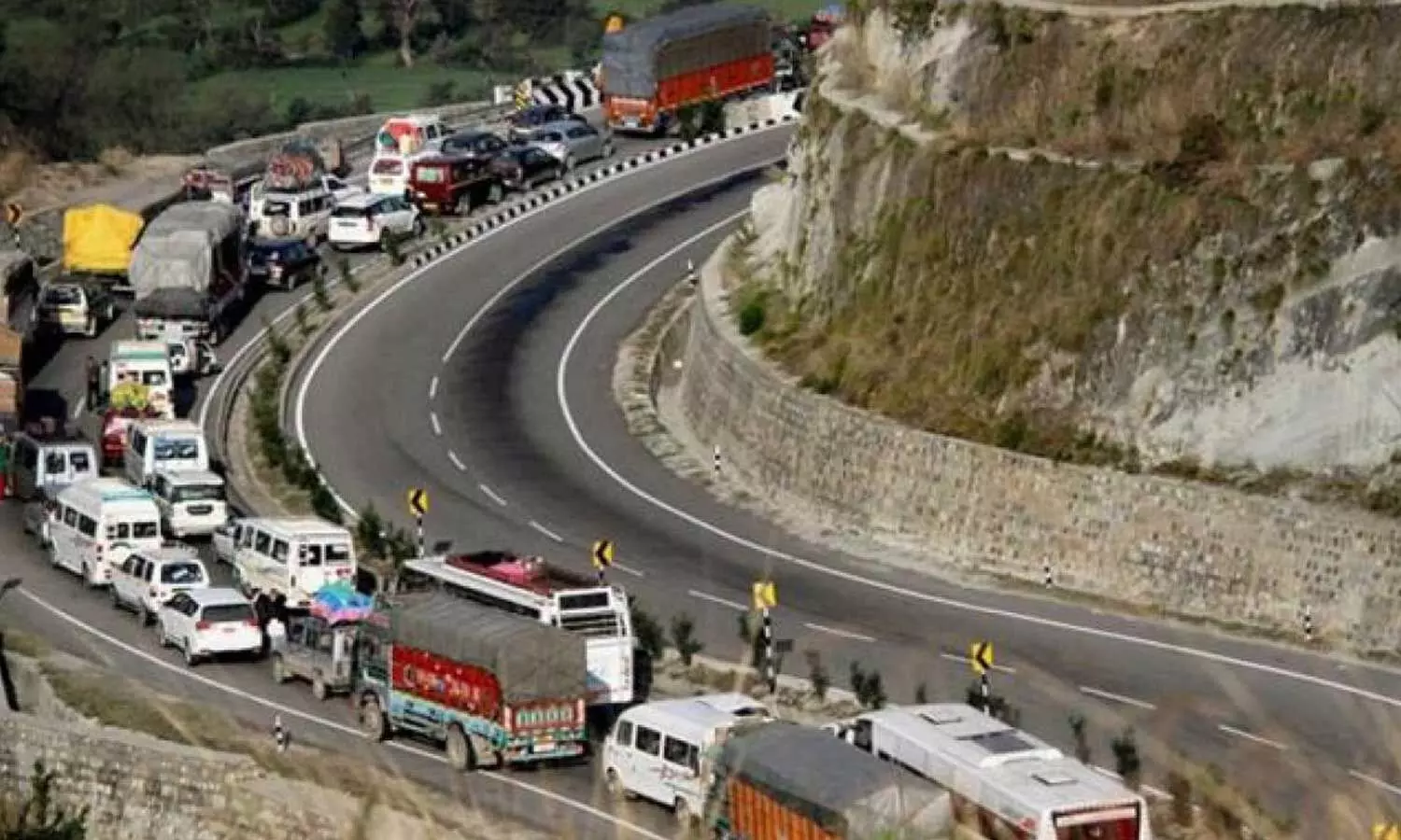 Srinagar-Jammu highway to witness traffic curbs Srinagar-Jammu highway to witness traffic curbs