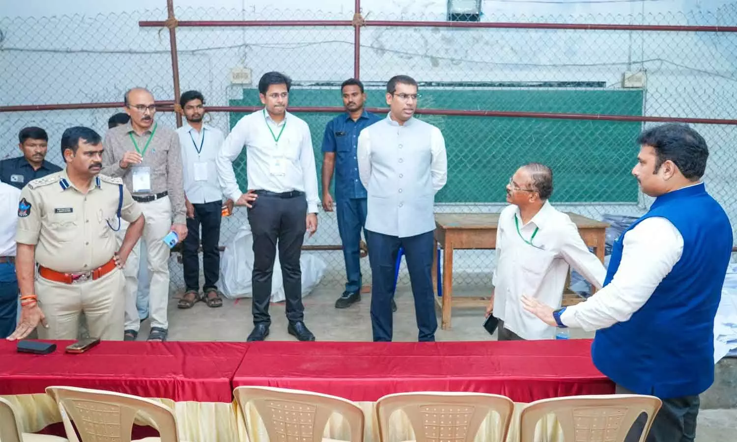 Collector Dr S Venkateswar, SP L Subba Rayudu and Municipal Commissioner Jayakrishna inspecting arrangements at Sri Venkateswara Arts College in Tirupati on Thursday Collector Dr S Venkateswar, SP L Subba Rayudu and Municipal Commissioner Jayakrishna inspecting arrangements at Sri Venkateswara Arts College in Tirupati on Thursday