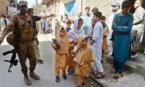 death of five men after a wall of the government school building collapsed