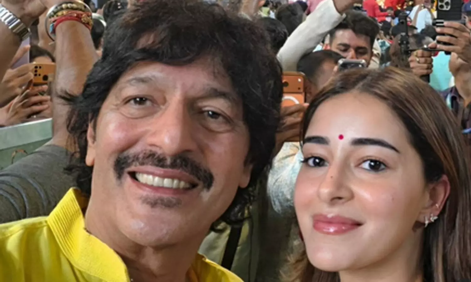 Chunky Panday wishes his little big girl Ananya Panday on her birthday, shares adorable father-daughter moments Chunky Panday wishes his little big girl Ananya Panday on her birthday, shares adorable father-daughter moments