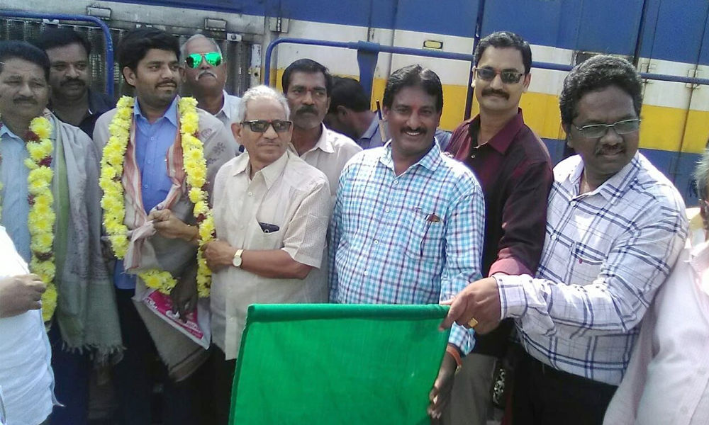 Lokmanya Tilak Express halt hailed at Pithapuram