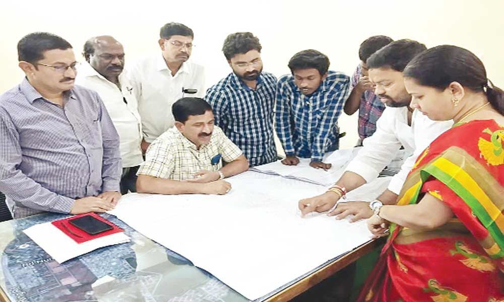 Corporator reviews drinking water issues