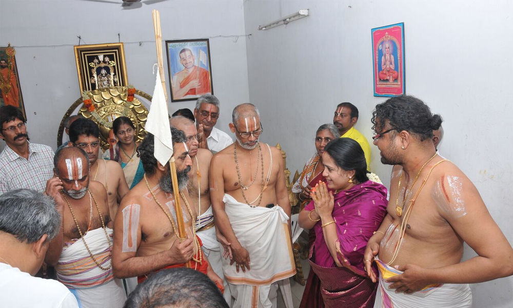 Jeeyar Swamy performs puja in Rajamahendravaram