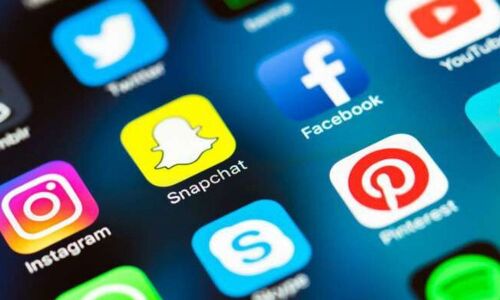 Including your better half in social media posts healthy for relationship