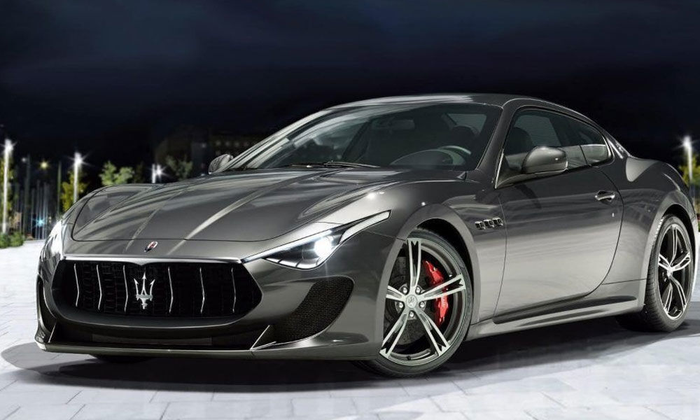 Maserati drives in 2019 Quattroporte edition