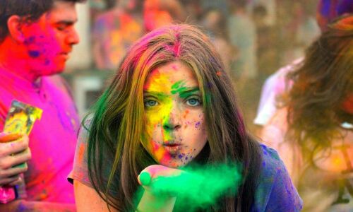 Ways to protect skin, hair on Holi