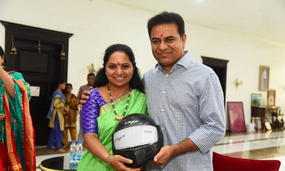 KTR extends birthday greetings to MP Kavitha