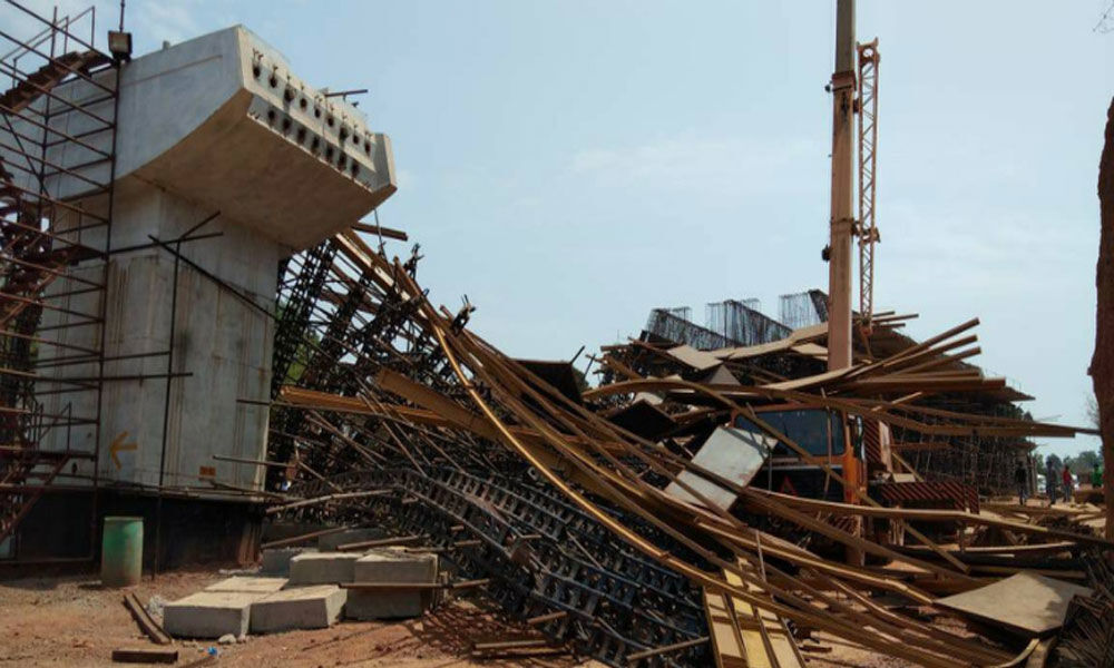 4 injured as Goa bridge scaffolding collapses