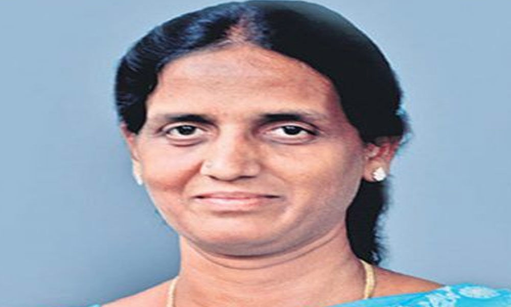 Sabitha meets KCR, to join TRS in two-three days