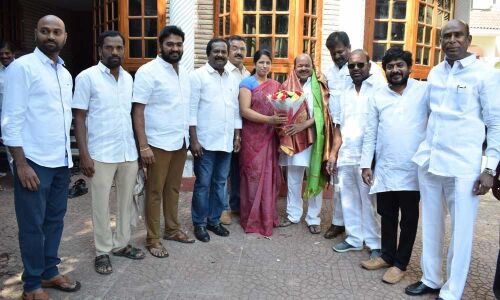 Corporator greets MLC elect in LB Nagar