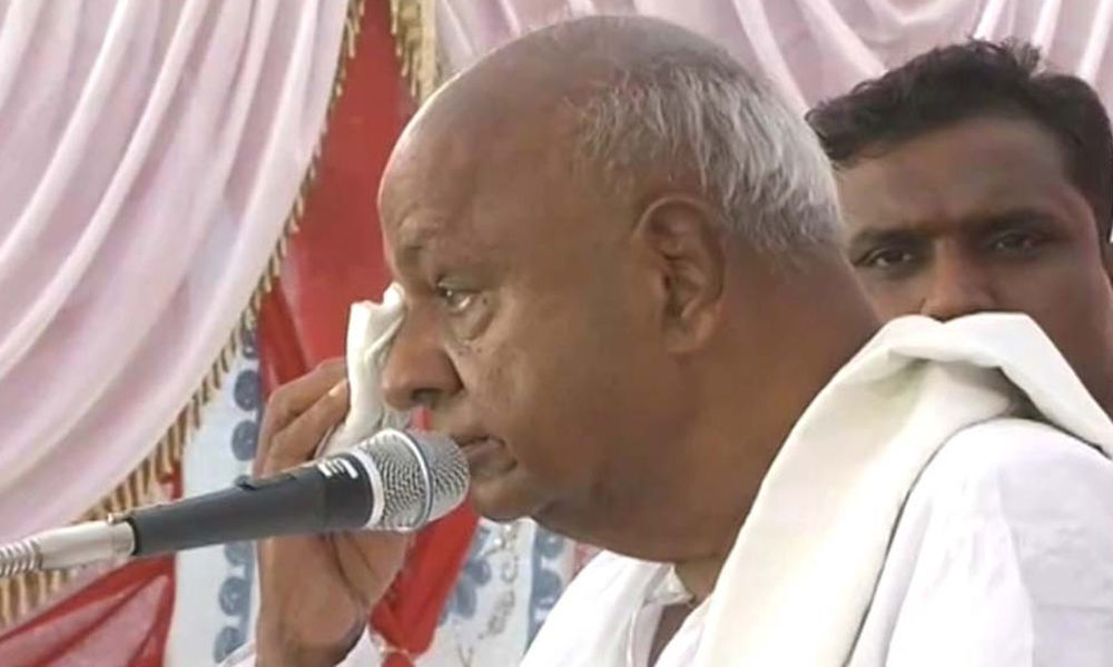 HD Deve Gowda, Son, Grandson Cry At Event, BJP Calls It Drama