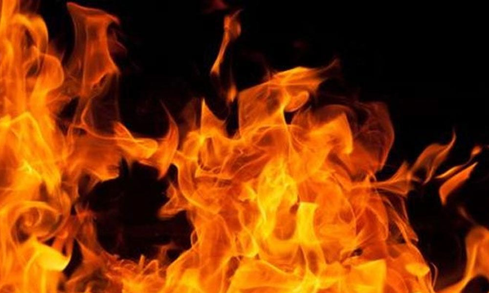 Fire breaks out at an office in Jaitpur area