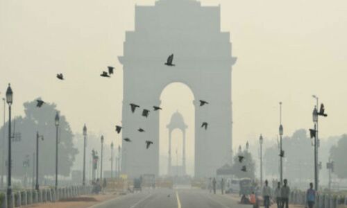 Bright, chilly in Delhi as mercury drops to 10