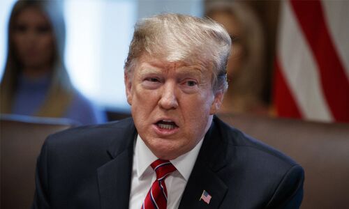 Senate OKs resolution against Trumps emergency