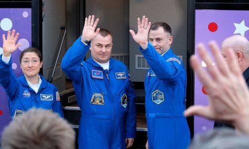 Russian-US crew arrives at International Space Station