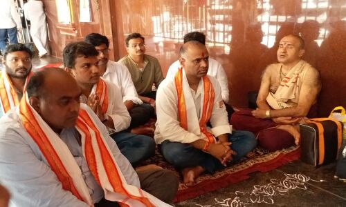 YSRCP MP candidate PVP offers puja to Goddess Durga