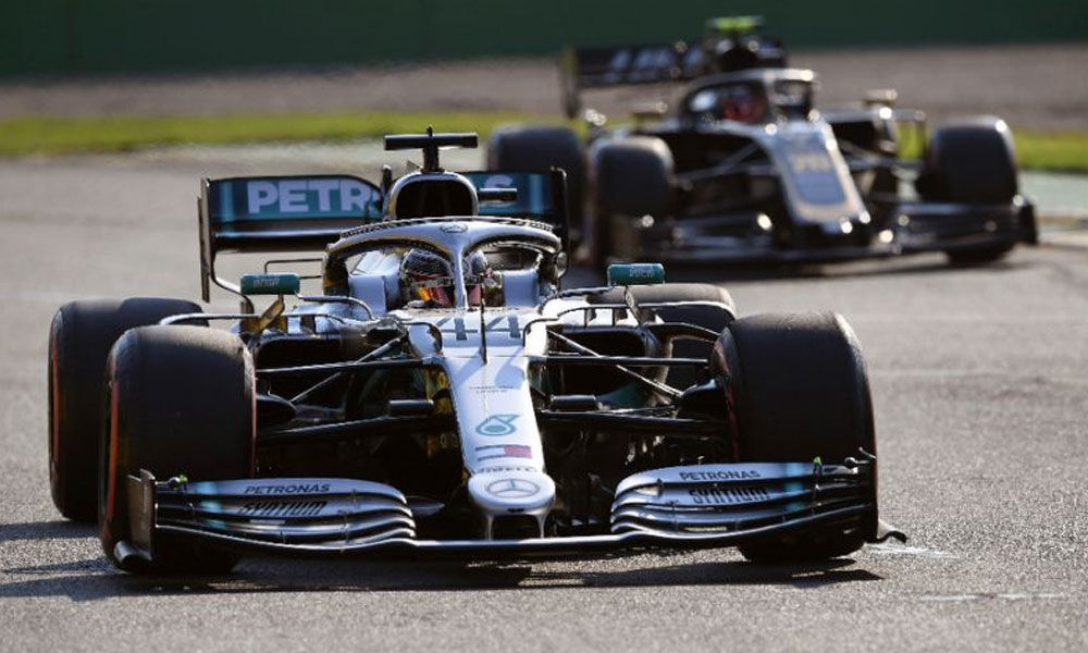 Hamilton snatches pole position for Australian Grand Prix