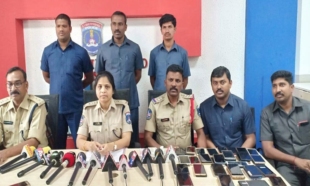 Mobile theft gang nabbed; 6.57 lakh in bank a/c frozen