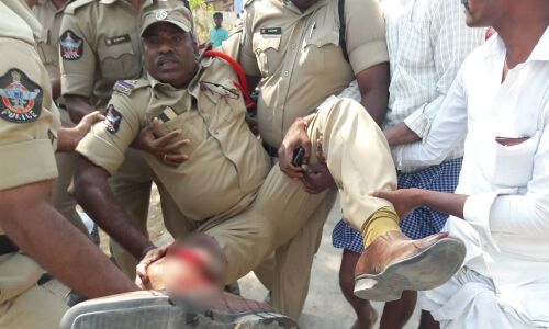 TDP candidate Thikka Reddy attacked during election campaign in Mantralayam