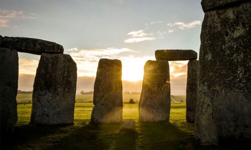 Study of pig bones shows Stonehenge feasters came from far and wide