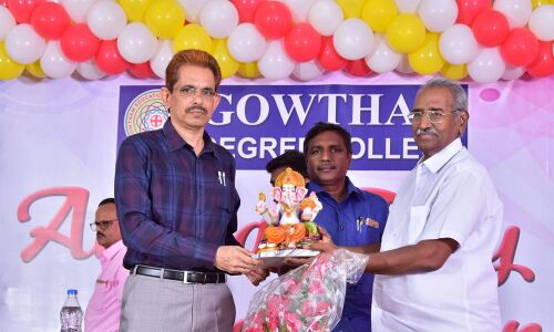 Strive hard to achieve goals: APPSC chief P Udaya Bhaskar