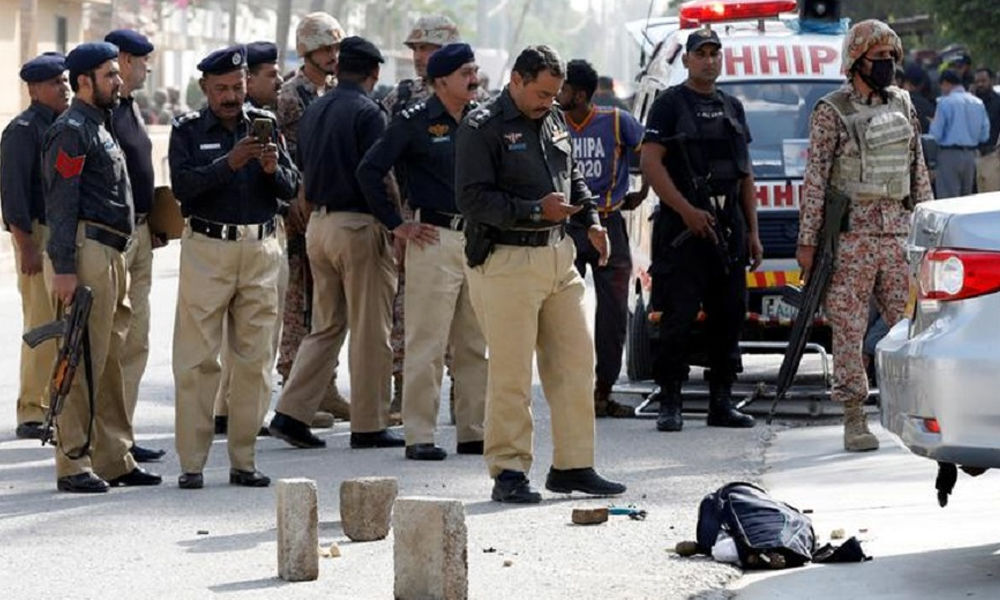 3 killed, 6 injured in Pakistan train blast