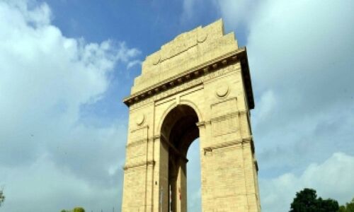 Bright sunny Sunday in Delhi, average AQI 278