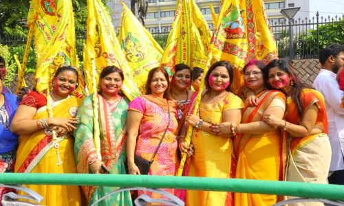 Communities bring out essence of Holi revelry