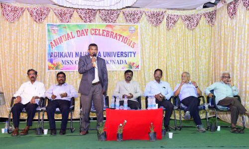 Students urged to emerge as entrepreneurs