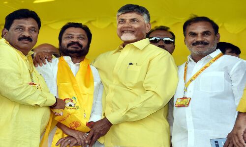 Chandrababu Naidu seeks support of 98 lakh SHG women