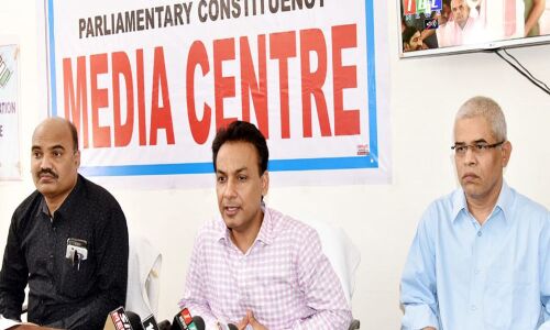 Collector warns contestants against paid news