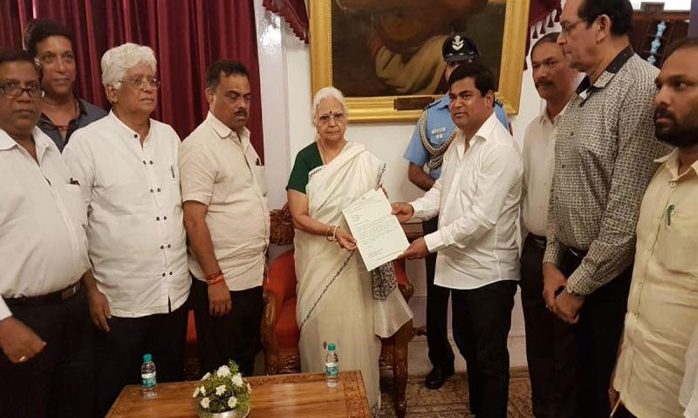 Congress MLAs meet Goa Governor, stake claim to form government