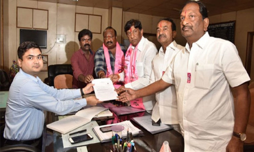 MP Vinod Kumar files nomination for Karimnagar Lok Sabha seat