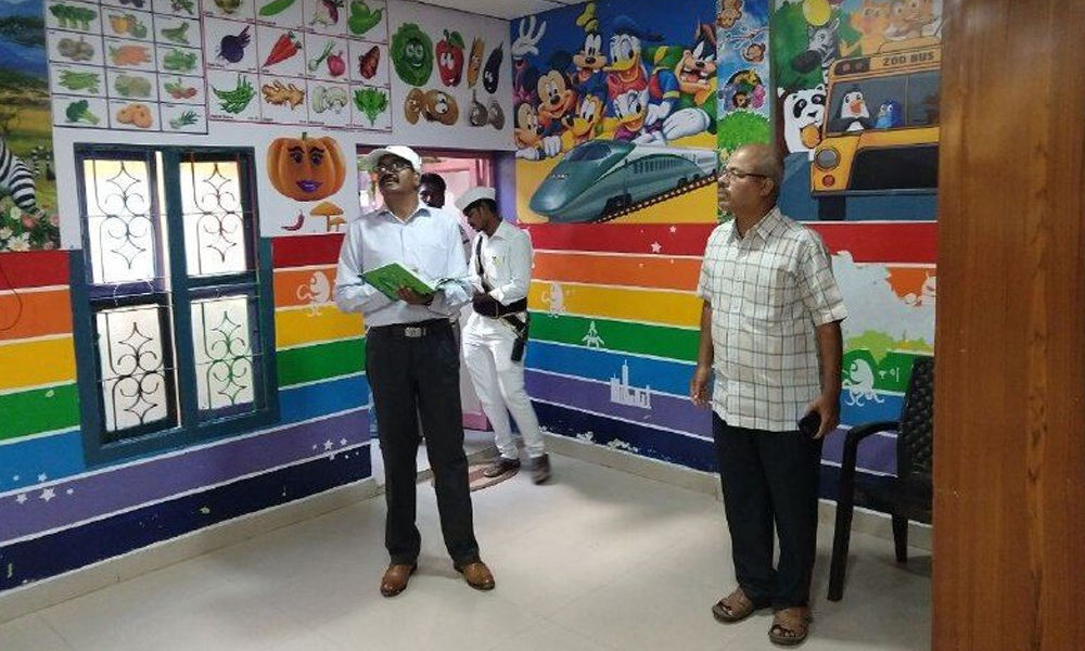 Central RO M Rama Rao inspects polling booths in Vijayawada