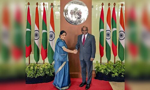 Swaraj meets Maldivian Home Minister Imran Abdulla, discusses bilateral ties