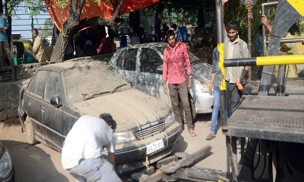 Operation Khatara back to tow abandoned vehicles