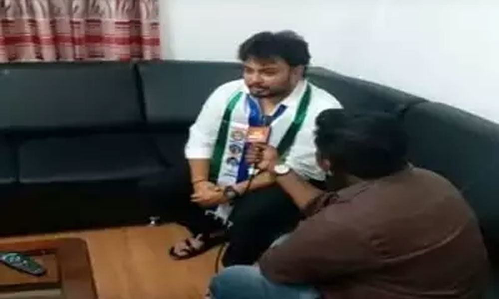 Bigg Boss Tanish joins YSRCP