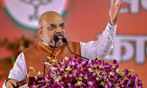 Amit Shah attacks Rahul for arrest of techies for raising pro-Modi slogans