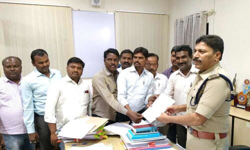 Scribes seek action against TRS leader in Vikarabad