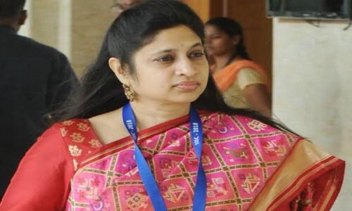 Triangular fight on the cards