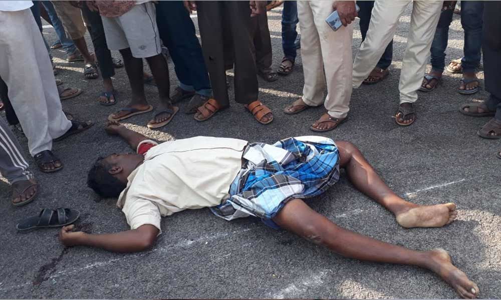 One killed in road accident in Chevella