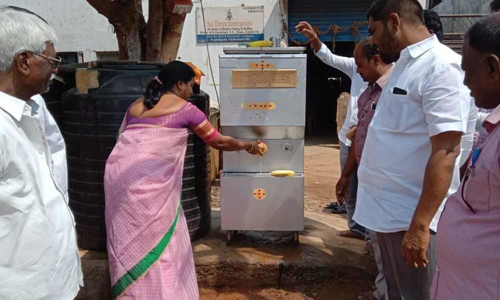 Corporator Pavani opens Chalivendram in Kapra