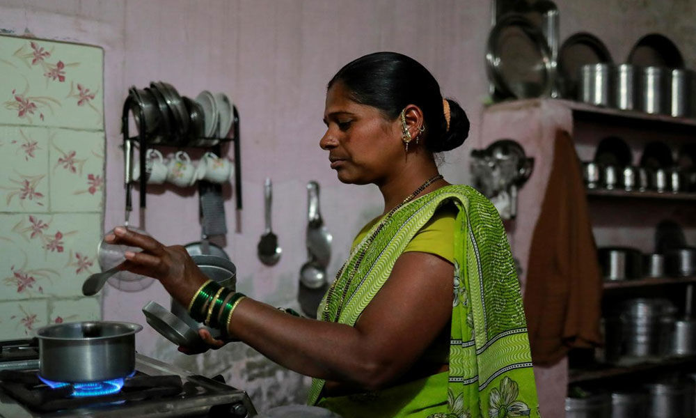 From farms to slums, Indian women on sharp end of jobs crisis