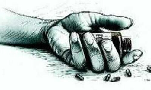 4 of a family commit suicide