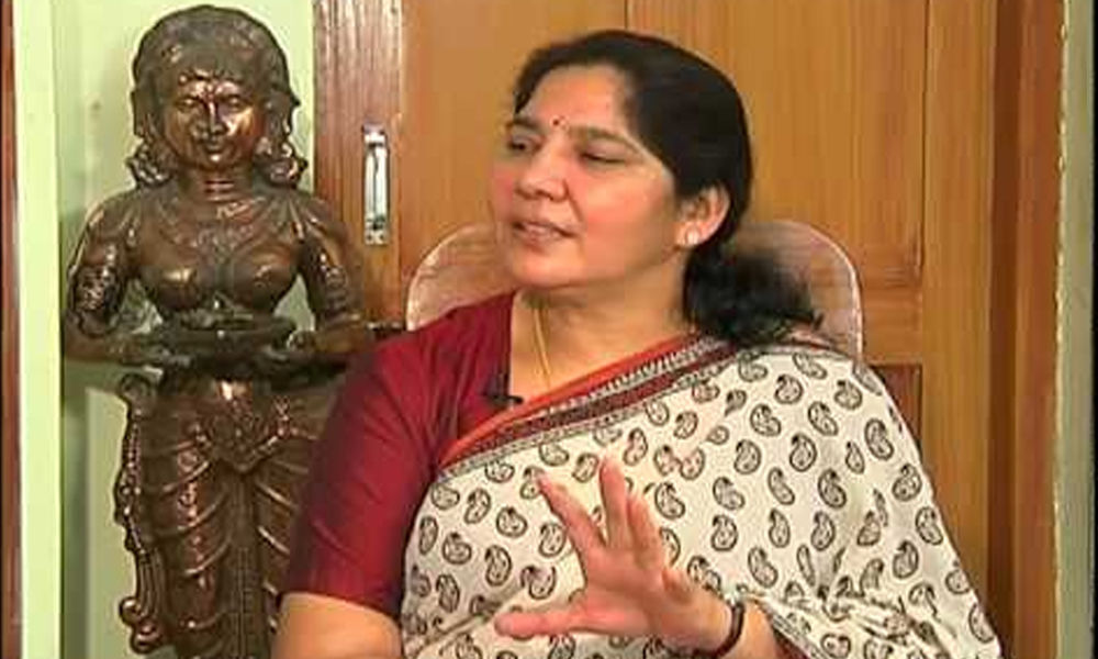 TRS appoints Satyavathi Rathod as in charge of Mahabubabad LS segment