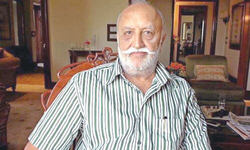 Son Stroke : HC asks Singhania not to release autobiography